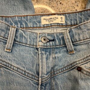 Abercrombie & Fitch the 90s relaxed Jean high rise 26 2 long